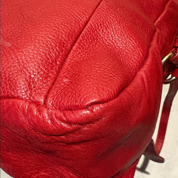 Elliott Lucca Large leather bag Satchel Shoulder bag holiday Red goldtone
EUC - Picture 14 of 17